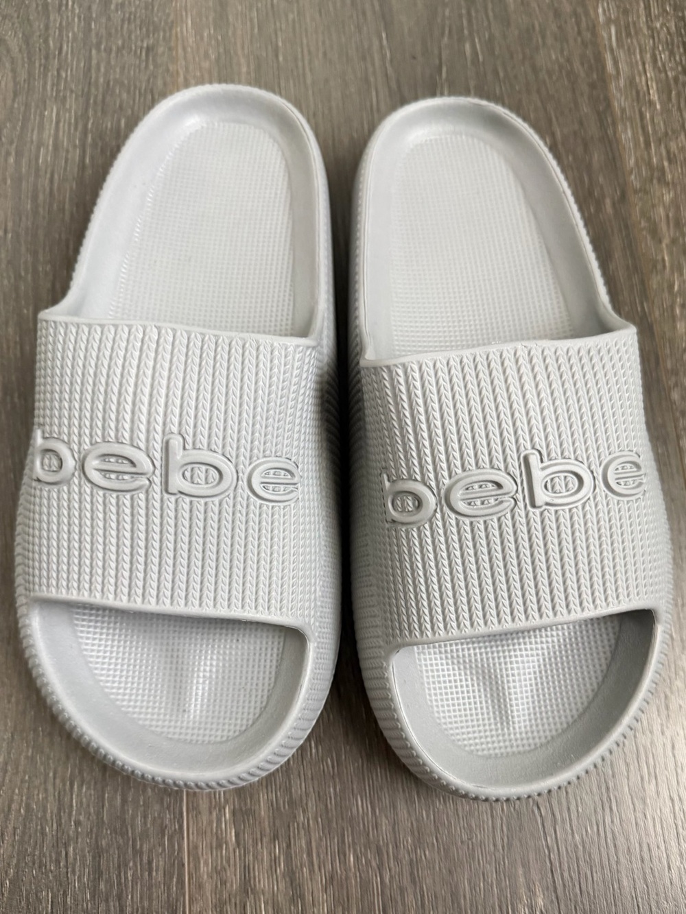 Bebe White Cloud Slide Sandals Textured Logo Women’s 7 Comfort Pool Shower Beach - Picture 1 of 7